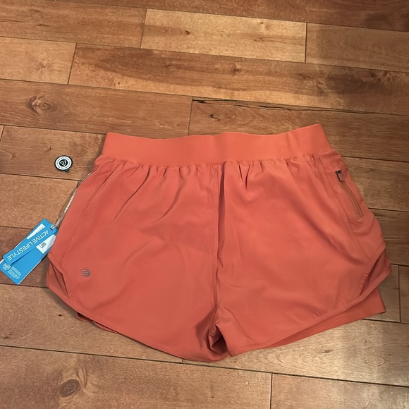 NWT MPG Retro Run Athletic Short - Picture 2 of 5